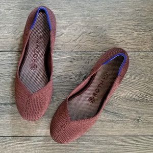Rothys flats size 7 Truffle Python